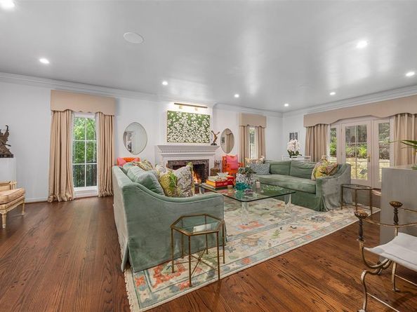 2211  Colonial Parkway , Fort Worth Texas 76109