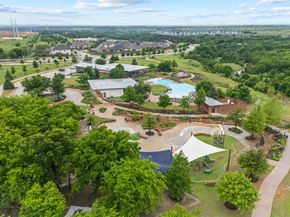 10736  Smoky Oak Trail , Argyle Texas 76226