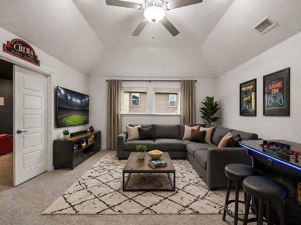 10736  Smoky Oak Trail , Argyle Texas 76226