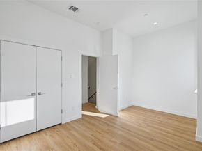 1771  Novela Way , Dallas Texas 75215