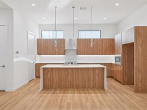 1771  Novela Way , Dallas Texas 75215
