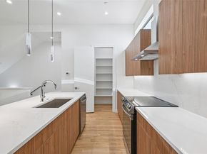 1771  Novela Way , Dallas Texas 75215
