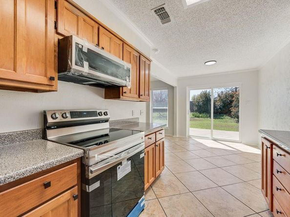 1532  Augusta Road , Benbrook Texas 76126