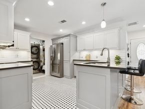 1142 W Clarendon Drive , Dallas Texas 75208