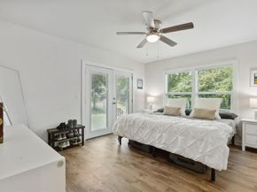 1142 W Clarendon Drive , Dallas Texas 75208