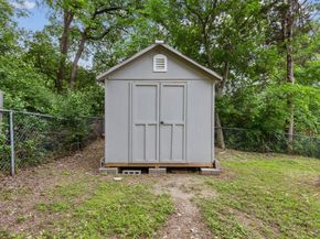 1142 W Clarendon Drive , Dallas Texas 75208