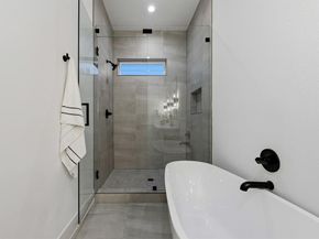 815  Bayonne Street , Dallas Texas 75212