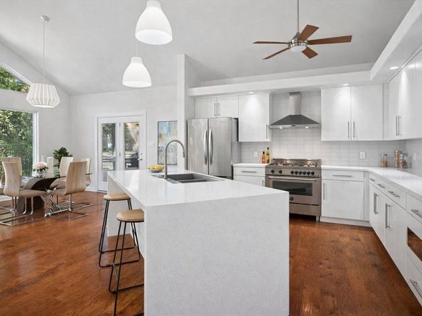 8702  San Fernando Way , Dallas Texas 75218