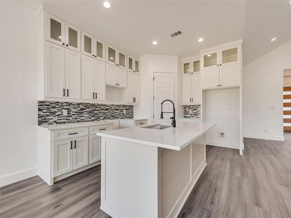 3811  Aransas Street , Dallas Texas 75212