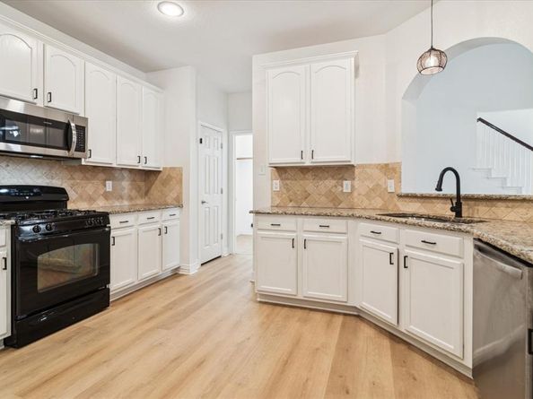 1116  Charleston Lane , Savannah Texas 76227