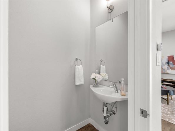 2290 N Fitzhugh Avenue  40, Dallas Texas 75204