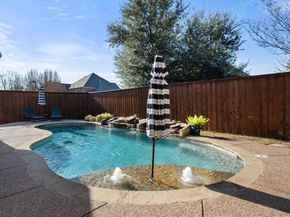 1819  Lakes Edge Boulevard , Mansfield Texas 76063