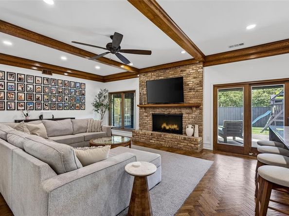 7108  Hunters Ridge Drive , Dallas Texas 75248