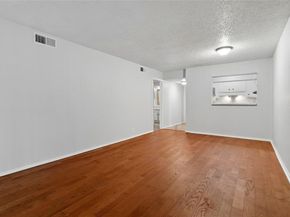 5311  Fleetwood Oaks Avenue  163, Dallas Texas 75235