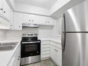 5311  Fleetwood Oaks Avenue  163, Dallas Texas 75235