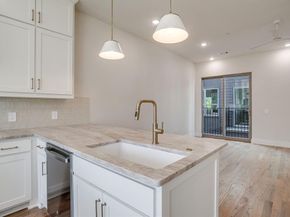 2820  Weisenberger Street  108, Fort Worth Texas 76107