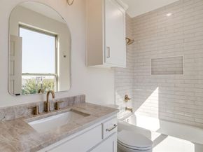 2820  Weisenberger Street  108, Fort Worth Texas 76107