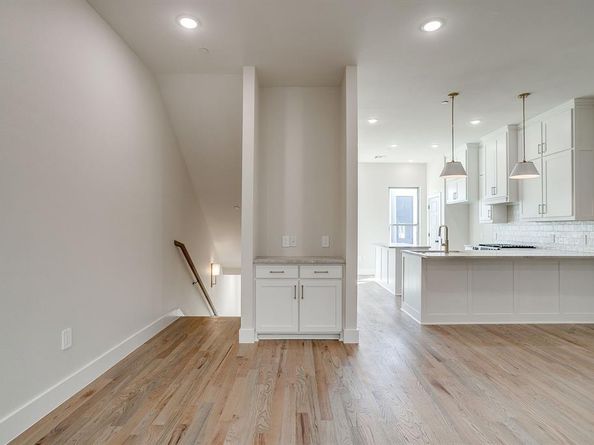 2820  Weisenberger Street  108, Fort Worth Texas 76107