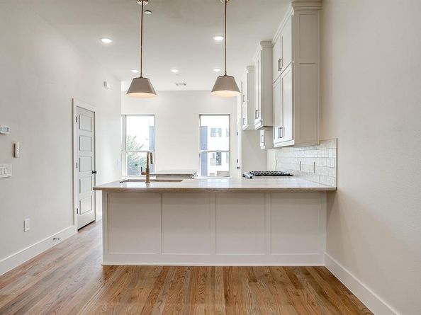 2820  Weisenberger Street  108, Fort Worth Texas 76107