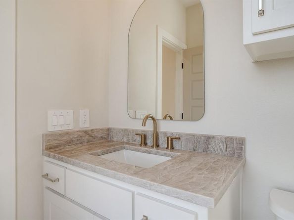 2820  Weisenberger Street  108, Fort Worth Texas 76107