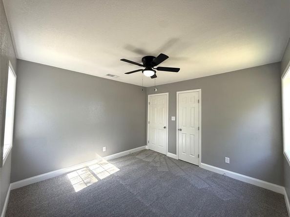 2205  Cottonwood Court , Grand Prairie Texas 75050