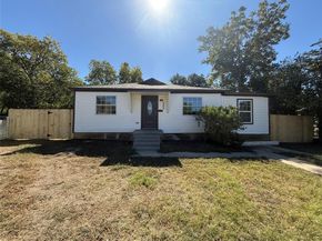 2205  Cottonwood Court , Grand Prairie Texas 75050