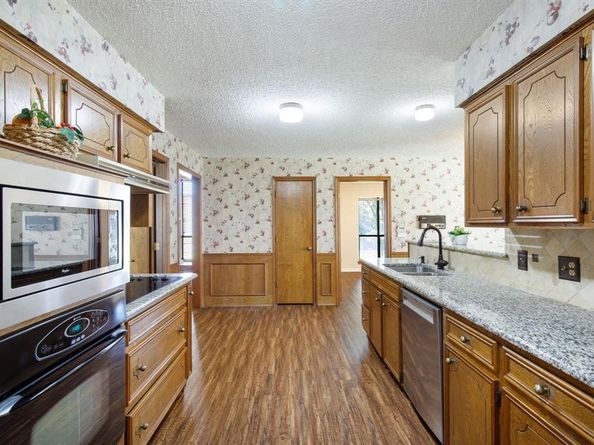 2215  Cedar Circle , Carrollton Texas 75006