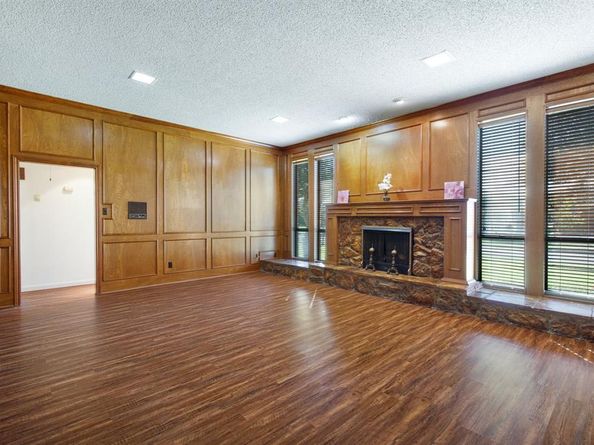 2215  Cedar Circle , Carrollton Texas 75006