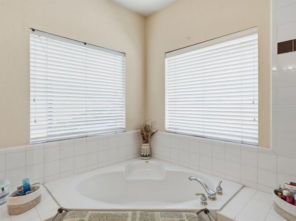 5010  Coventry Lane , Arlington Texas 76017