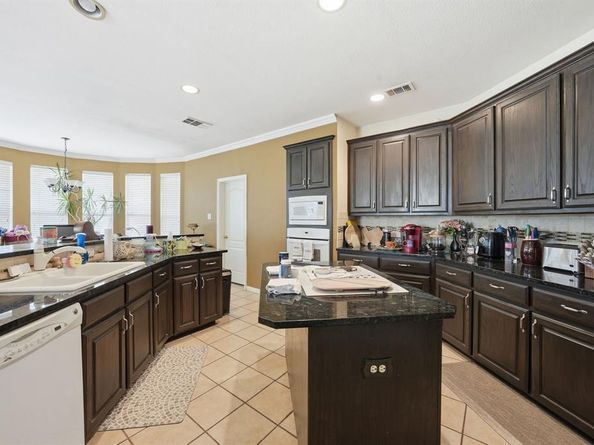 5010  Coventry Lane , Arlington Texas 76017