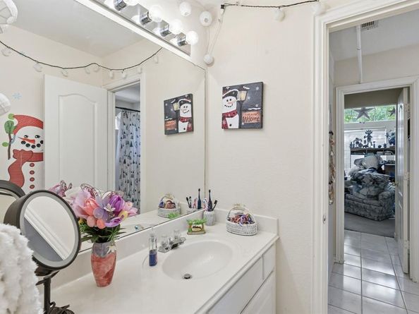 5010  Coventry Lane , Arlington Texas 76017