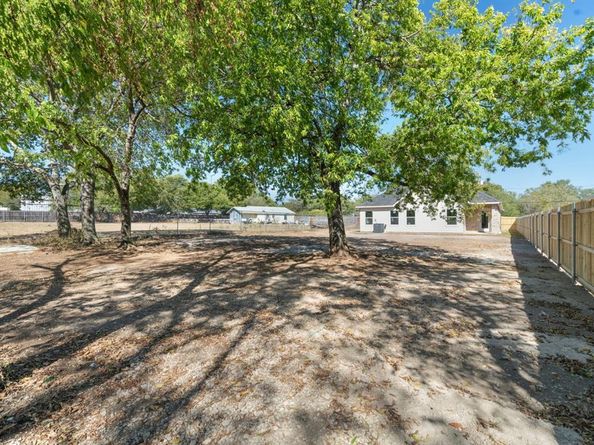 8811  Silver Creek Road , White Settlement Texas 76108