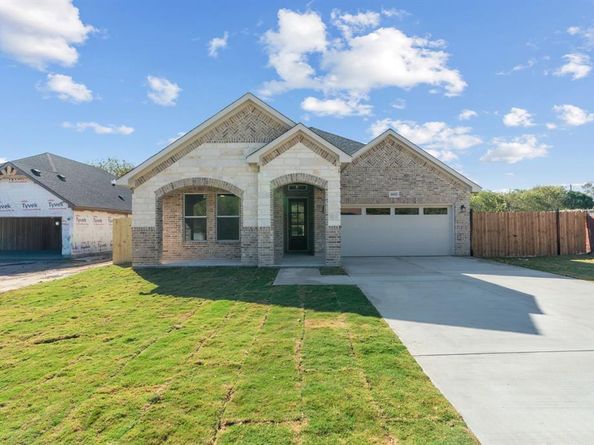 8811  Silver Creek Road , White Settlement Texas 76108