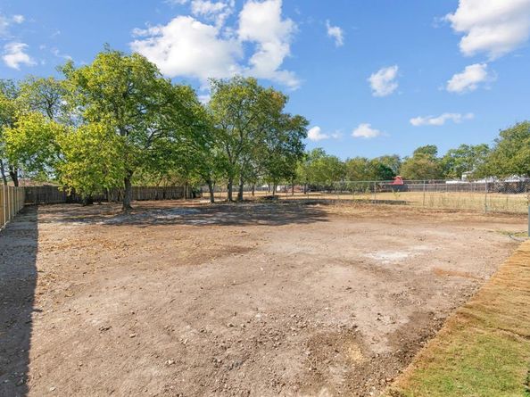 8811  Silver Creek Road , White Settlement Texas 76108