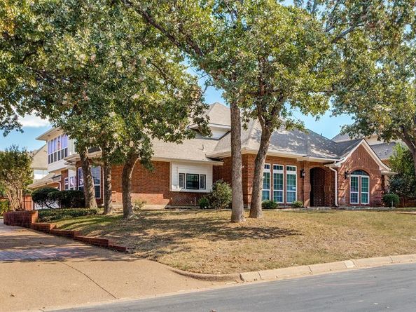 2103  Bay Club Drive , Arlington Texas 76013