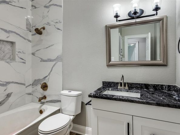 2103  Bay Club Drive , Arlington Texas 76013