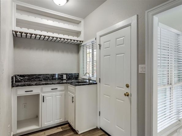 2103  Bay Club Drive , Arlington Texas 76013