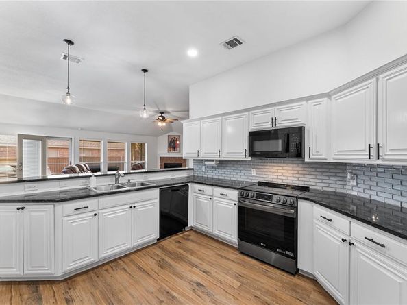 653  Mistymoor Lane , Fort Worth Texas 76052
