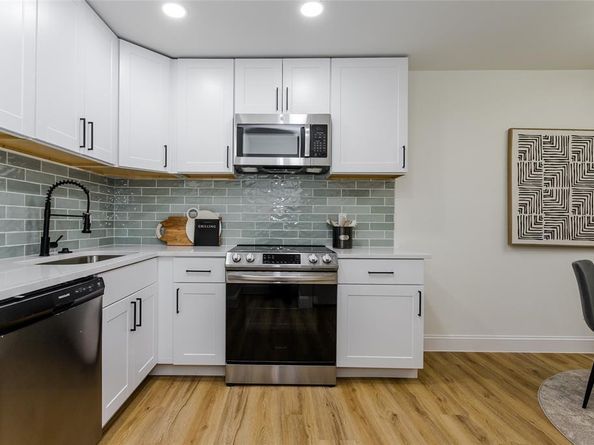 5607  Harvest Hill Road  1007, Dallas Texas 75230