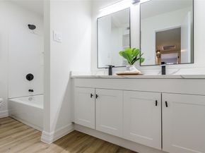 5607  Harvest Hill Road  1007, Dallas Texas 75230