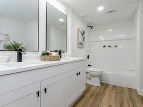 5607  Harvest Hill Road  1007, Dallas Texas 75230