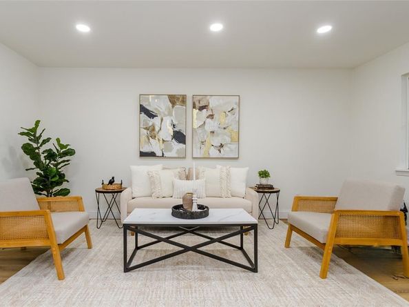 5607  Harvest Hill Road  1007, Dallas Texas 75230