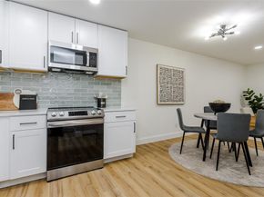 5607  Harvest Hill Road  1007, Dallas Texas 75230