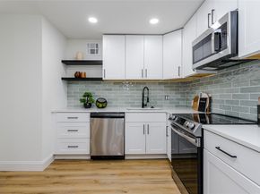 5607  Harvest Hill Road  1007, Dallas Texas 75230