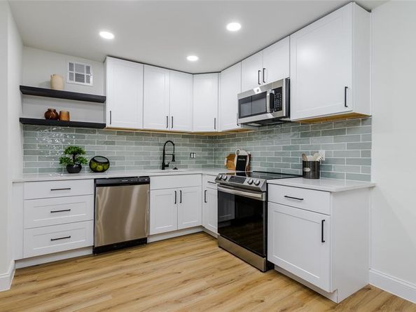 5607  Harvest Hill Road  1007, Dallas Texas 75230