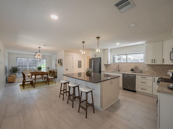 3031  Woodwind Lane , Dallas Texas 75229
