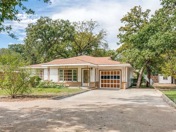 529  Roberts Cut Off Road , River Oaks Texas 76114