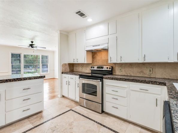 529  Roberts Cut Off Road , River Oaks Texas 76114