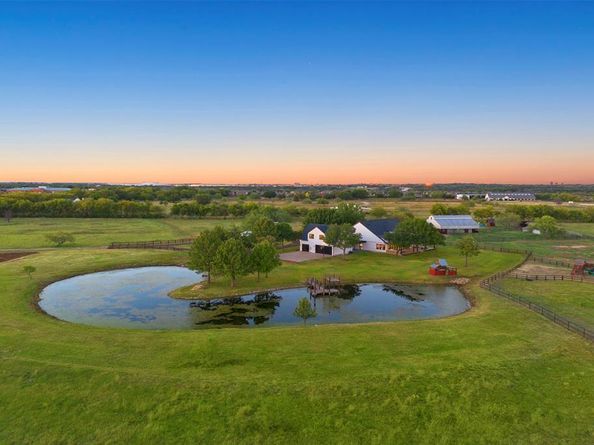 4045 S Bonnie Brae Street , Argyle Texas 76226