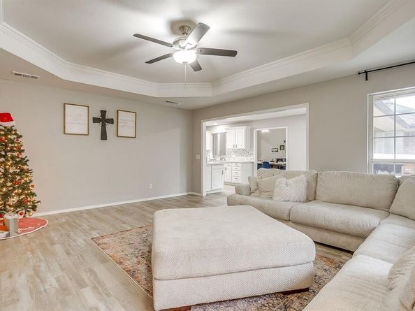 2637  Surrey Woods Road , Flower Mound Texas 75028